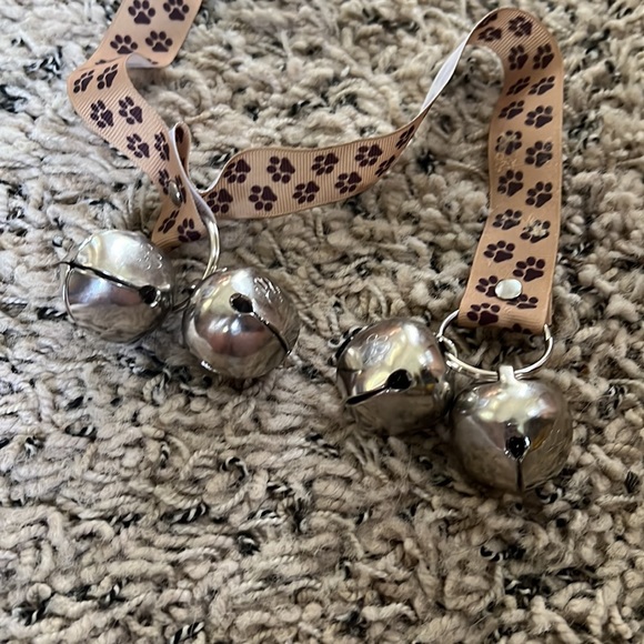 PoochieBells Dog Potty Doorbell, Pawprints - Picture 6 of 6